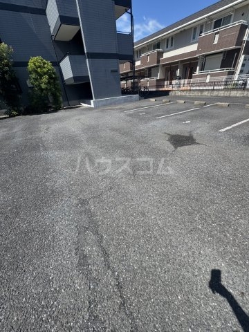 2/3 駐車場