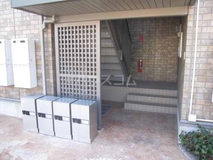 25/30 エントランス