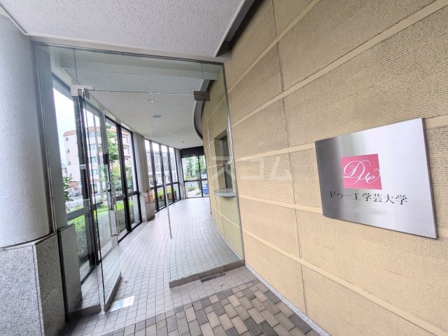 24/30 エントランス