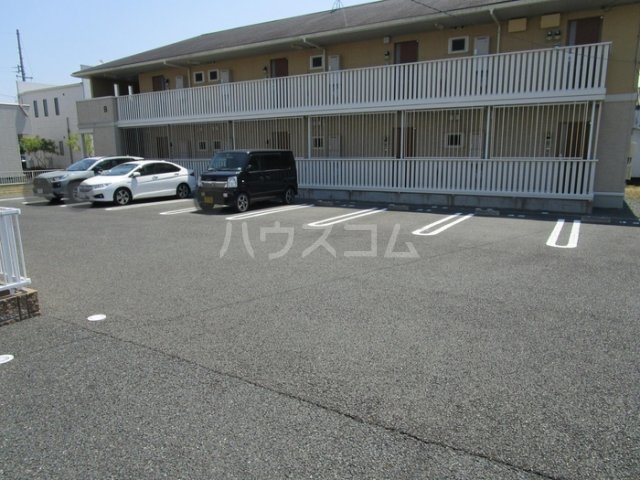 27/30 駐車場