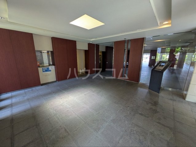 28/29 エントランス