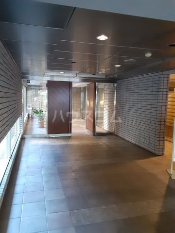 20/29 エントランス