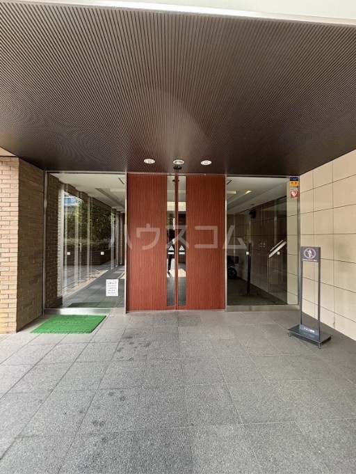 2/3 エントランス