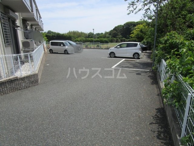 25/30 駐車場