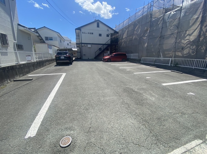 20/27 駐車場