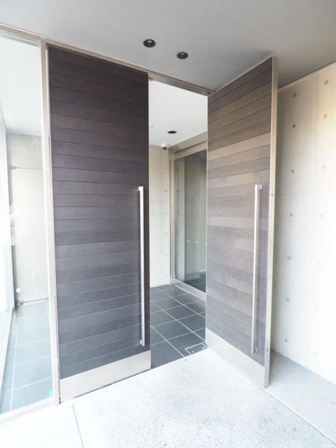 22/30 エントランス