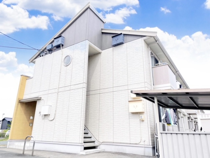 18/23 エントランス