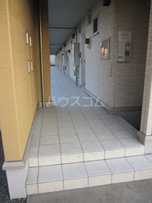 18/23 エントランス