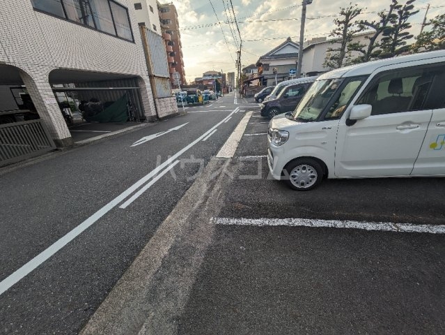 2/4 駐車場