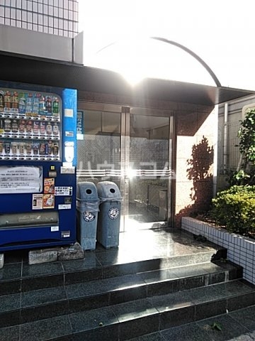 21/27 エントランス