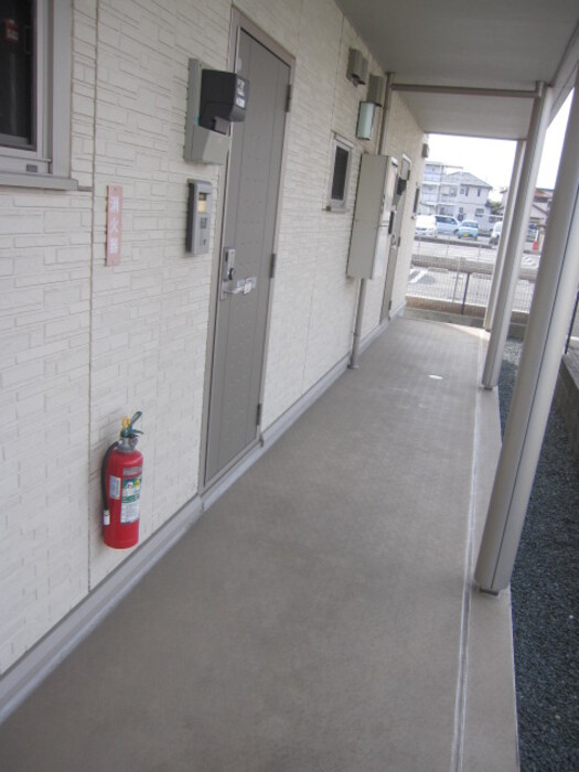 18/27 エントランス