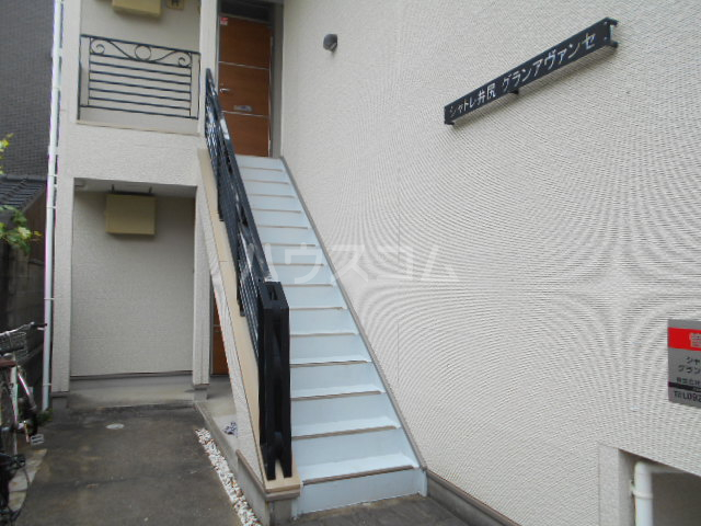 29/30 エントランス