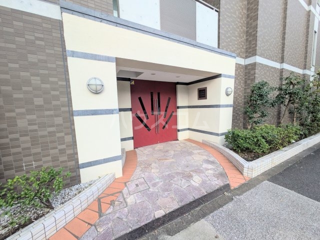 21/22 エントランス