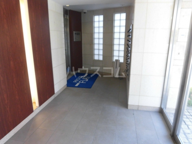 20/28 エントランス