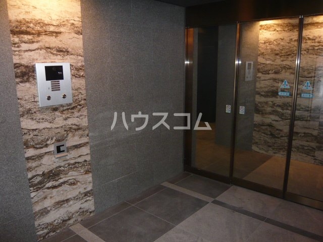 19/29 エントランス