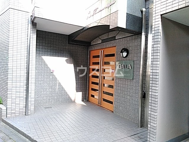 22/30 エントランス