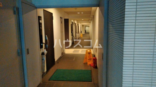 23/30 エントランス