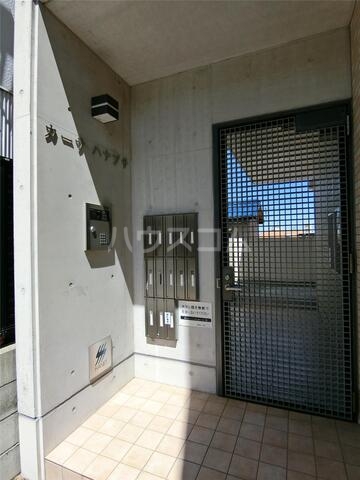21/25 エントランス