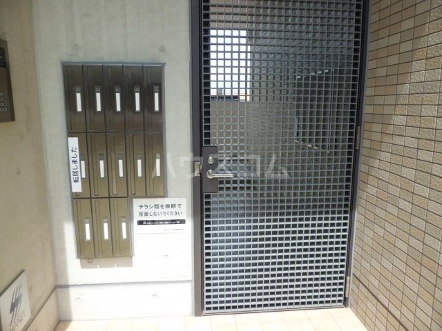 26/30 エントランス