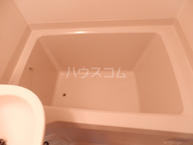 13/27 浴室