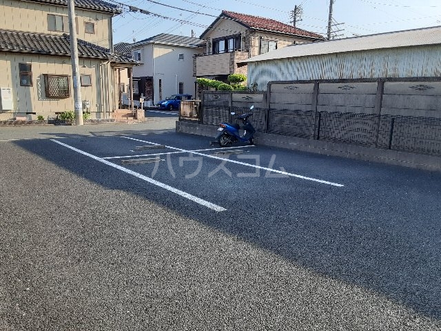 23/30 駐車場