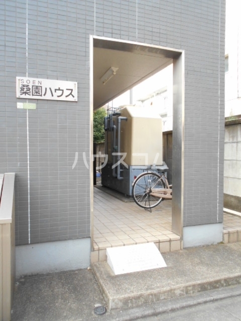 18/28 エントランス