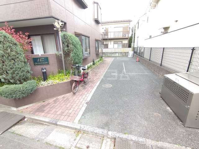 21/26 エントランス