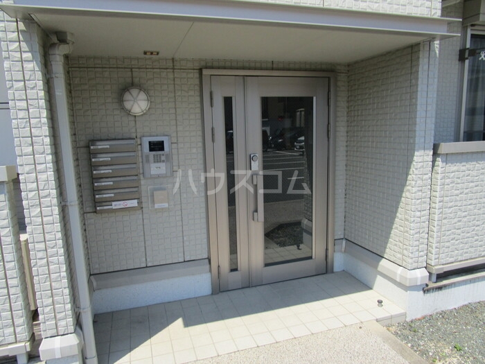 2/3 エントランス