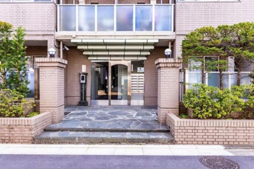 20/30 エントランス