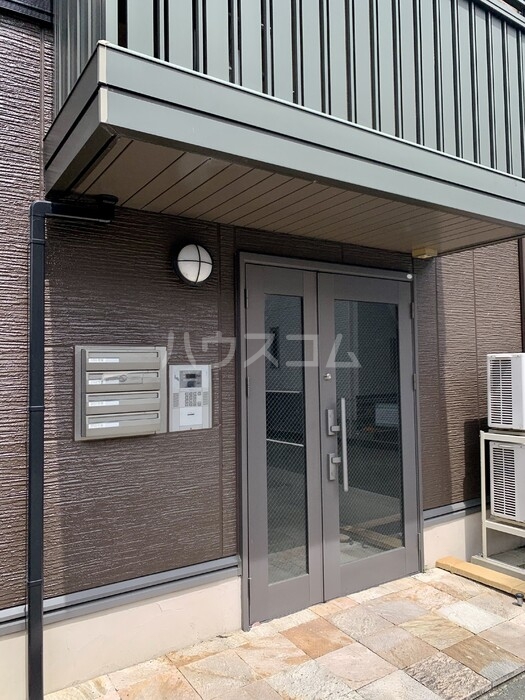 16/25 エントランス