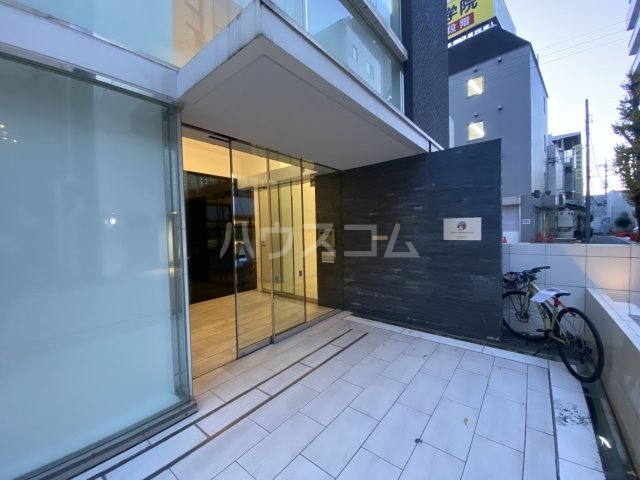 22/30 エントランス