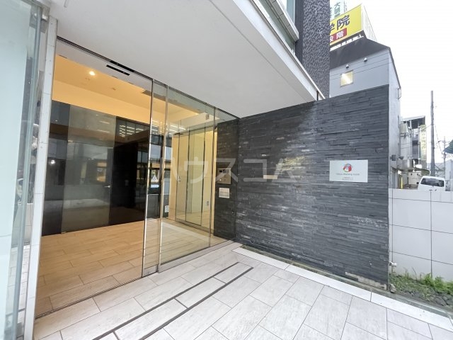 21/30 エントランス