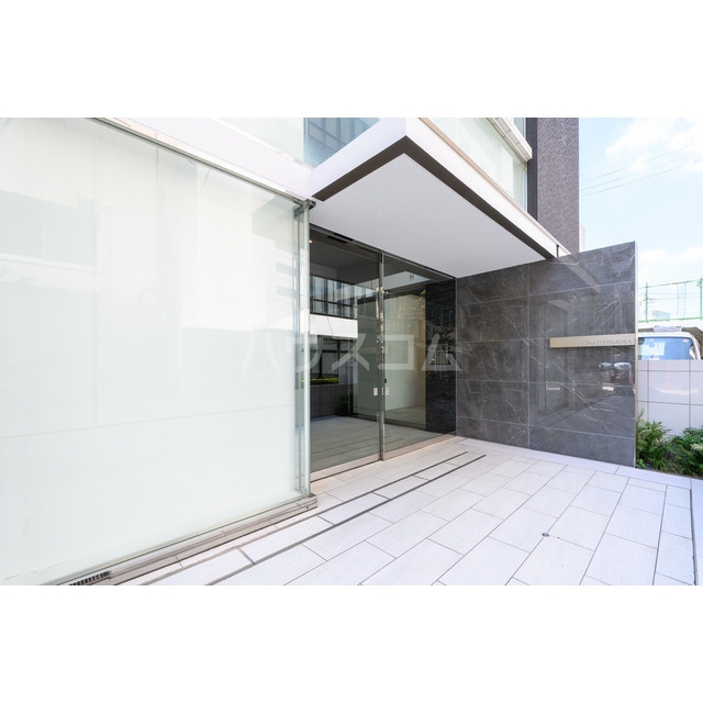 21/30 エントランス