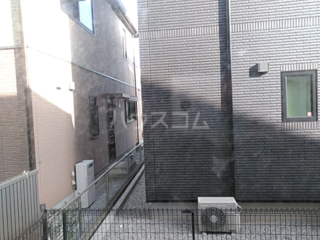 16/21 エントランス