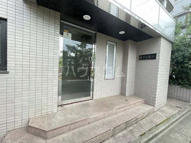 21/27 エントランス