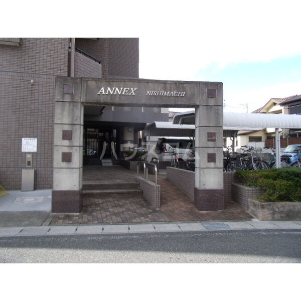 17/26 エントランス