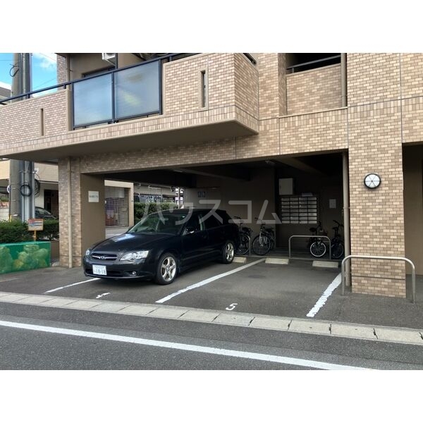 17/19 駐車場