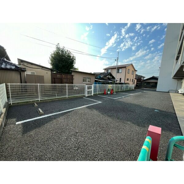 20/27 駐車場