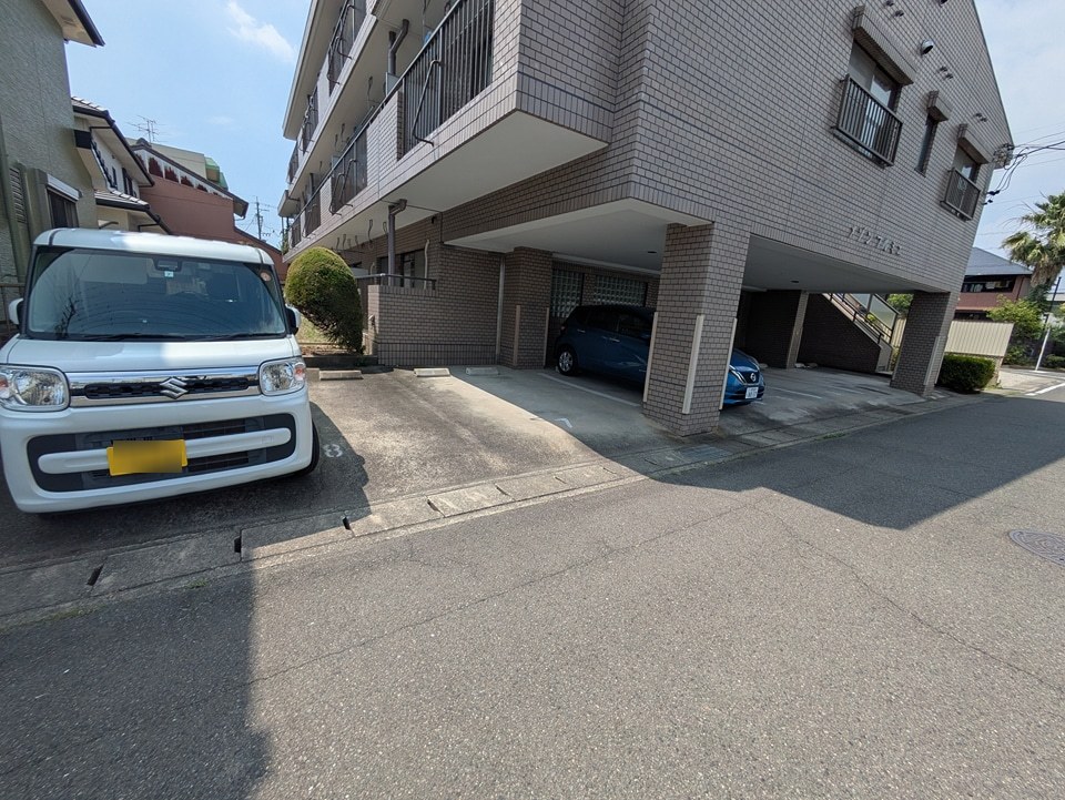 24/26 駐車場