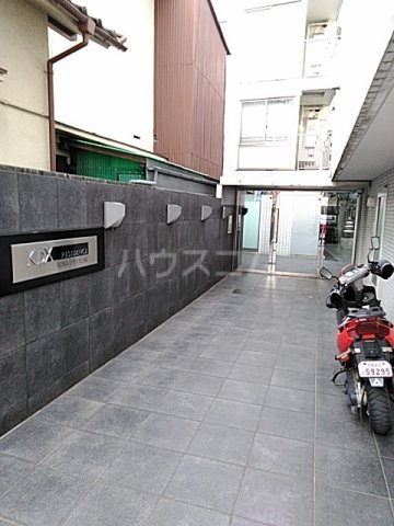 21/30 エントランス