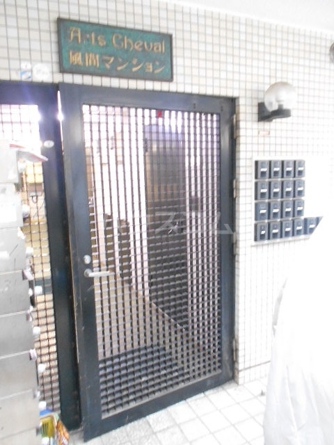 21/29 エントランス