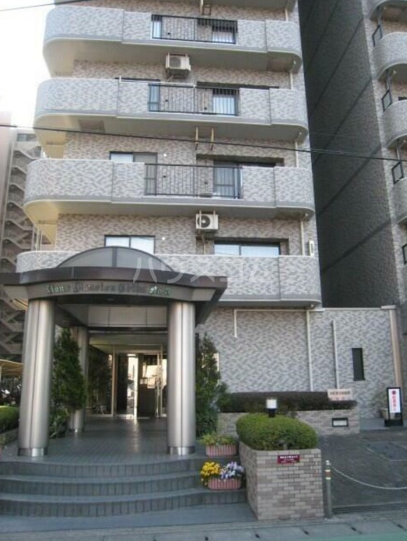 28/30 エントランス