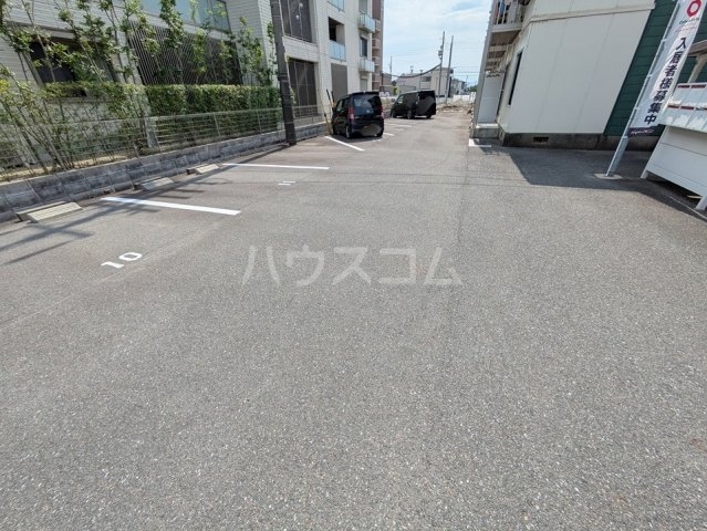 16/18 駐車場