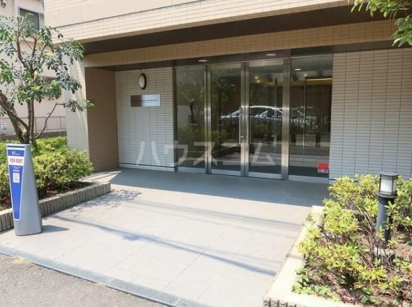 18/24 エントランス