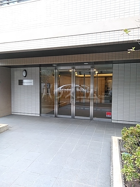 25/30 エントランス