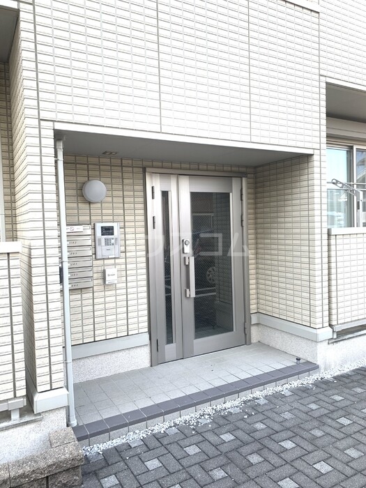 15/25 エントランス