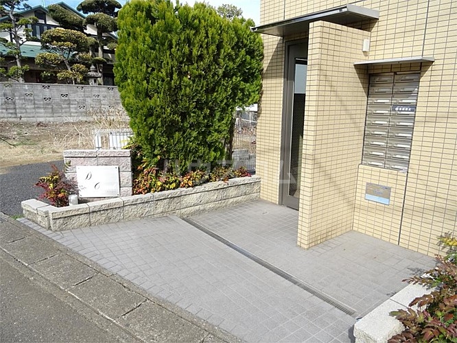 16/22 エントランス