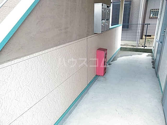 21/30 エントランス