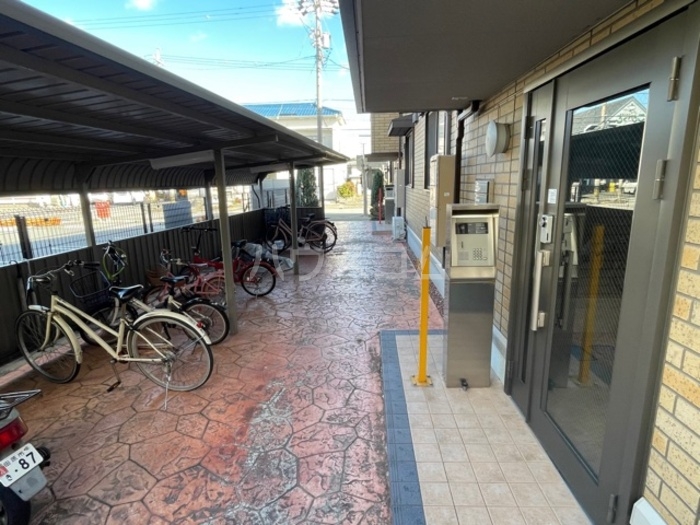 17/28 エントランス