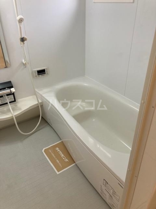 13/28 浴室